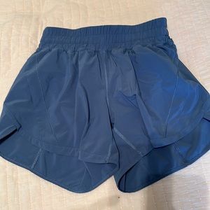 Lululemon 5” Track That short